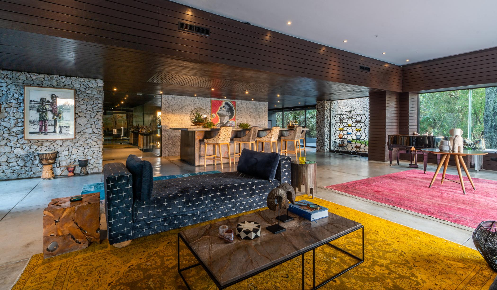 Silvan Safari main bar area