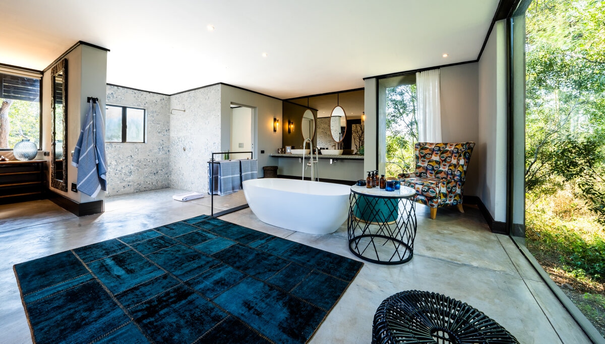 Leadwood Family Suite bathroom